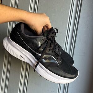 Size 10 Saucony Men's Black and White Athletic Shoes